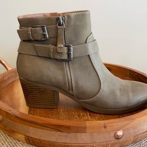 ‼️SALE‼️ SZ 7•INDIGO RD. ANKLE BOOTIES